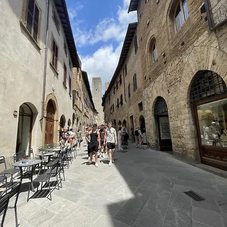 La Casa Di Ines Gasthof San Gimignano